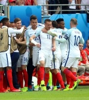 H Αγγλία νίκησε στις καθυστερήσεις την Ουαλία (2-1)